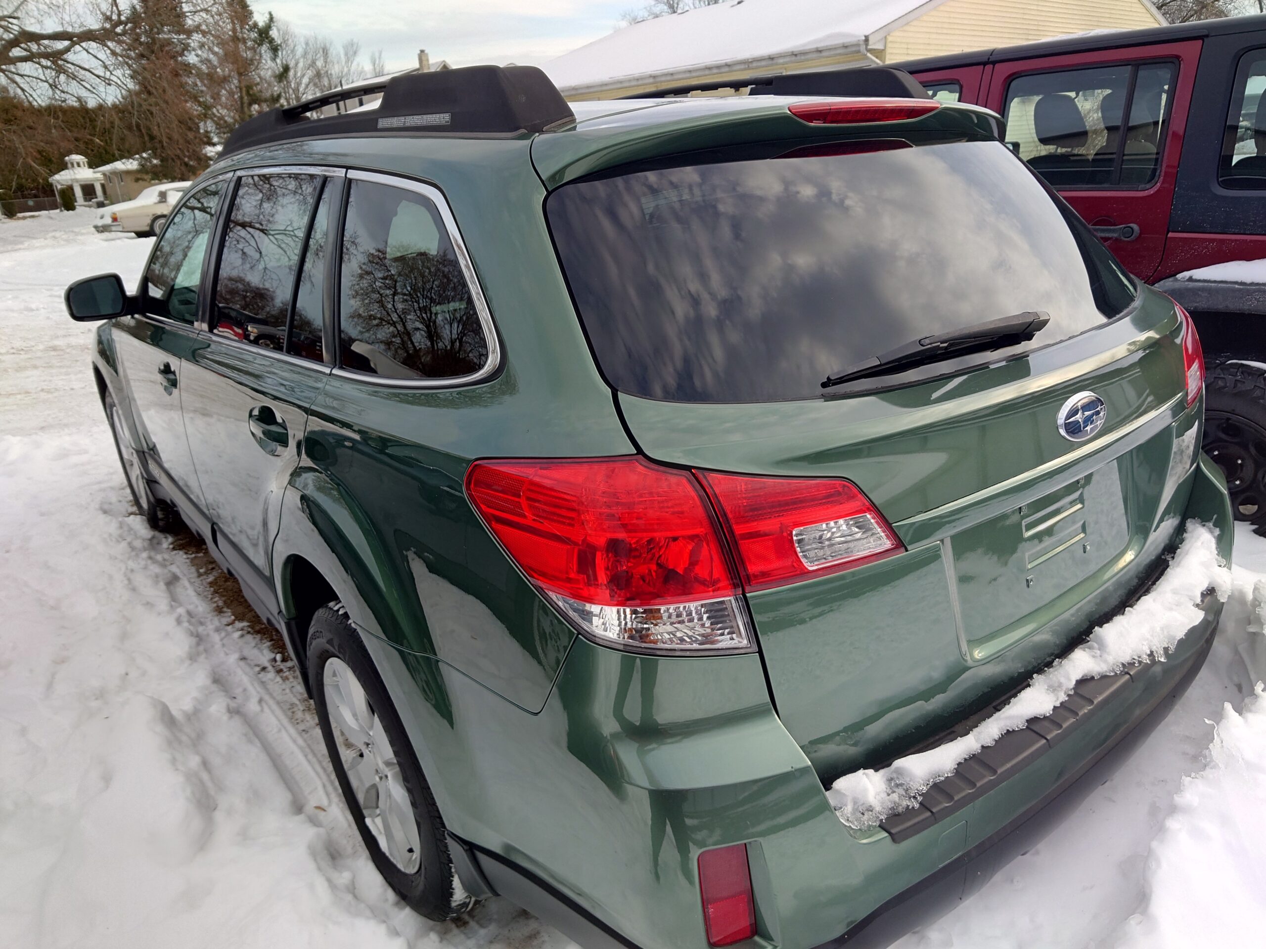 
								2011 Subaru Outback full									