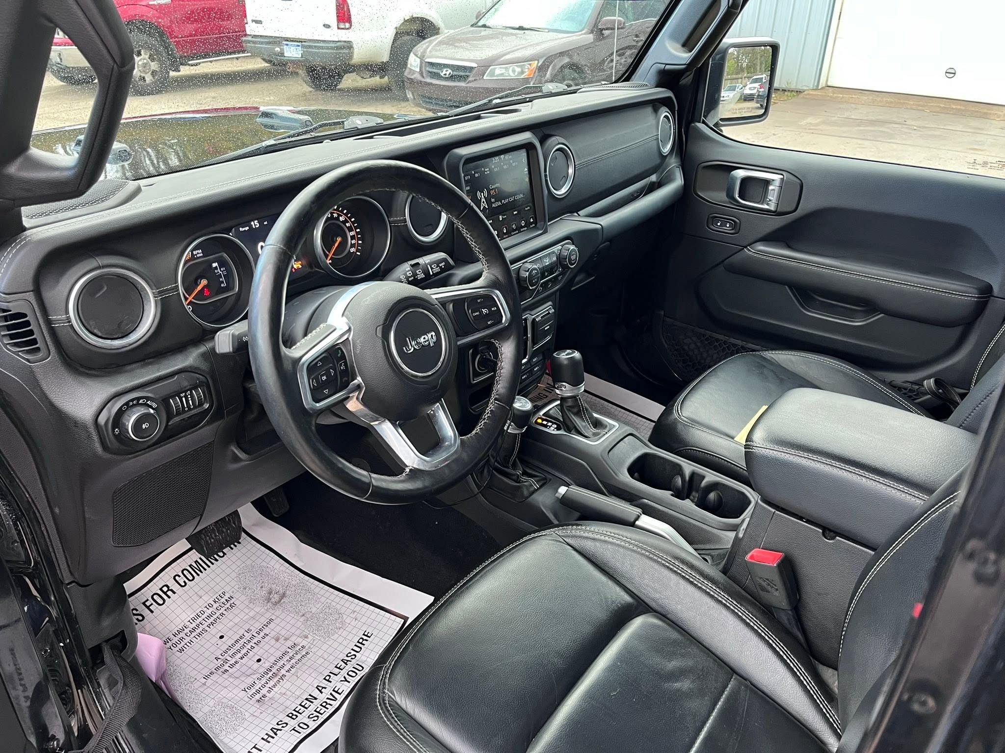 
								2018 Jeep Wrangler Unlimited Sahara full									