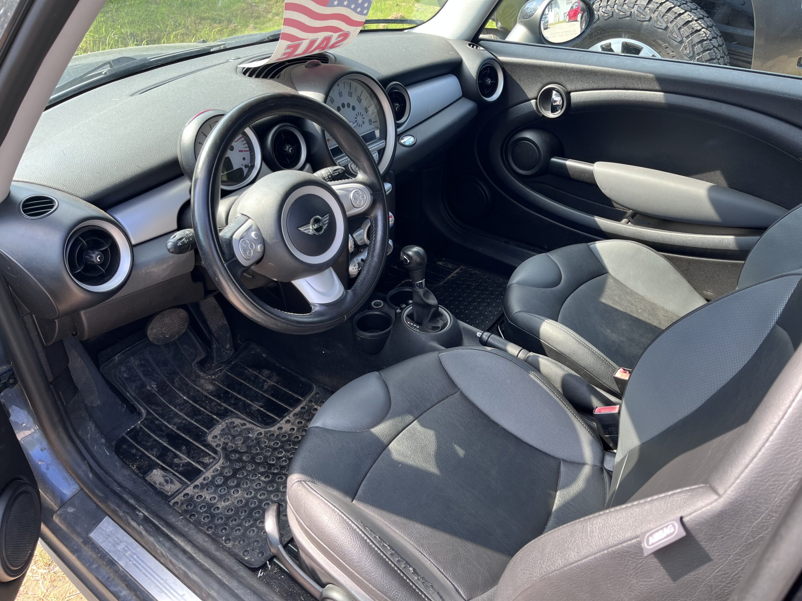 
								2009 Mini Cooper full									