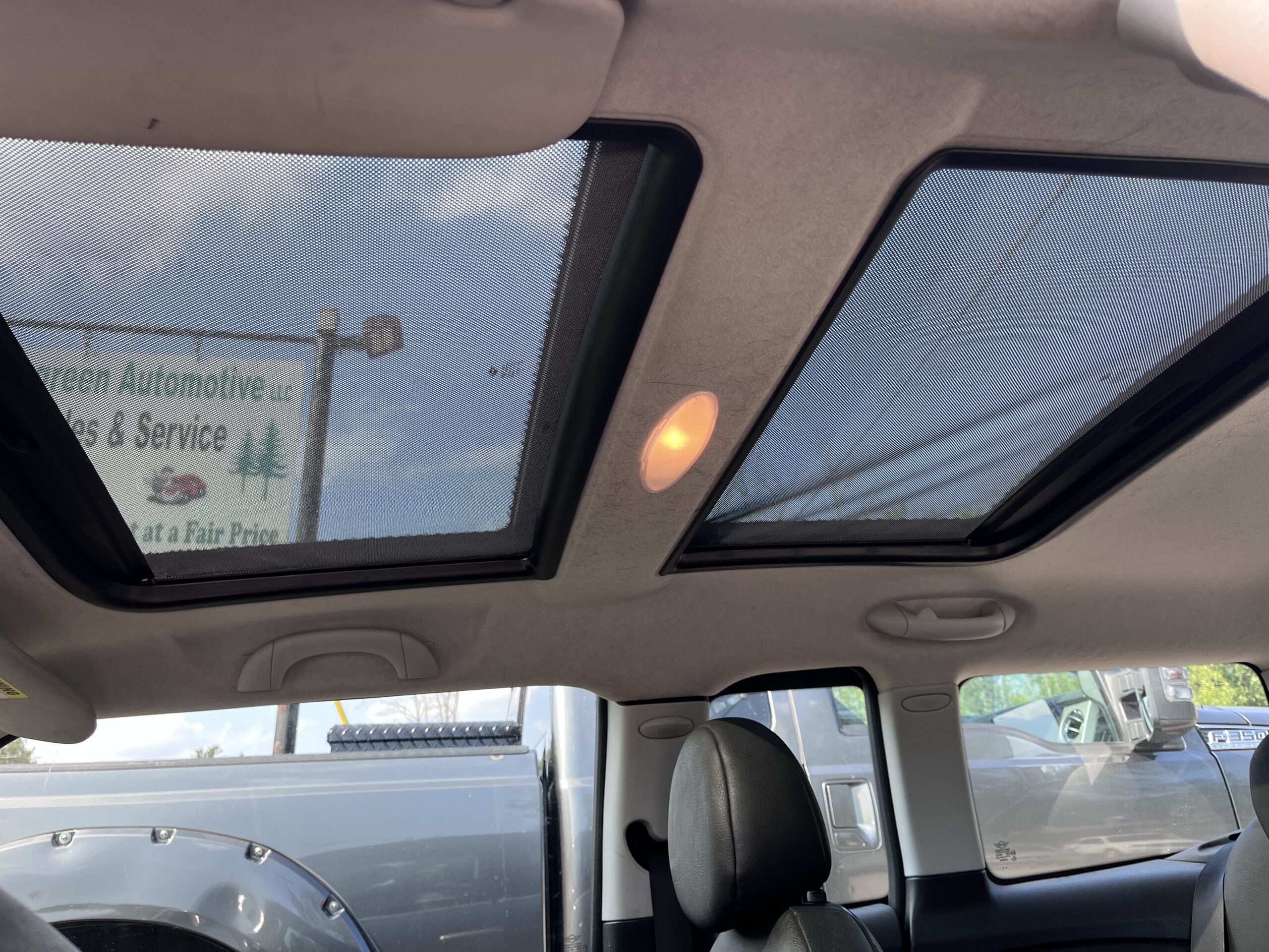 
								2009 Mini Cooper full									