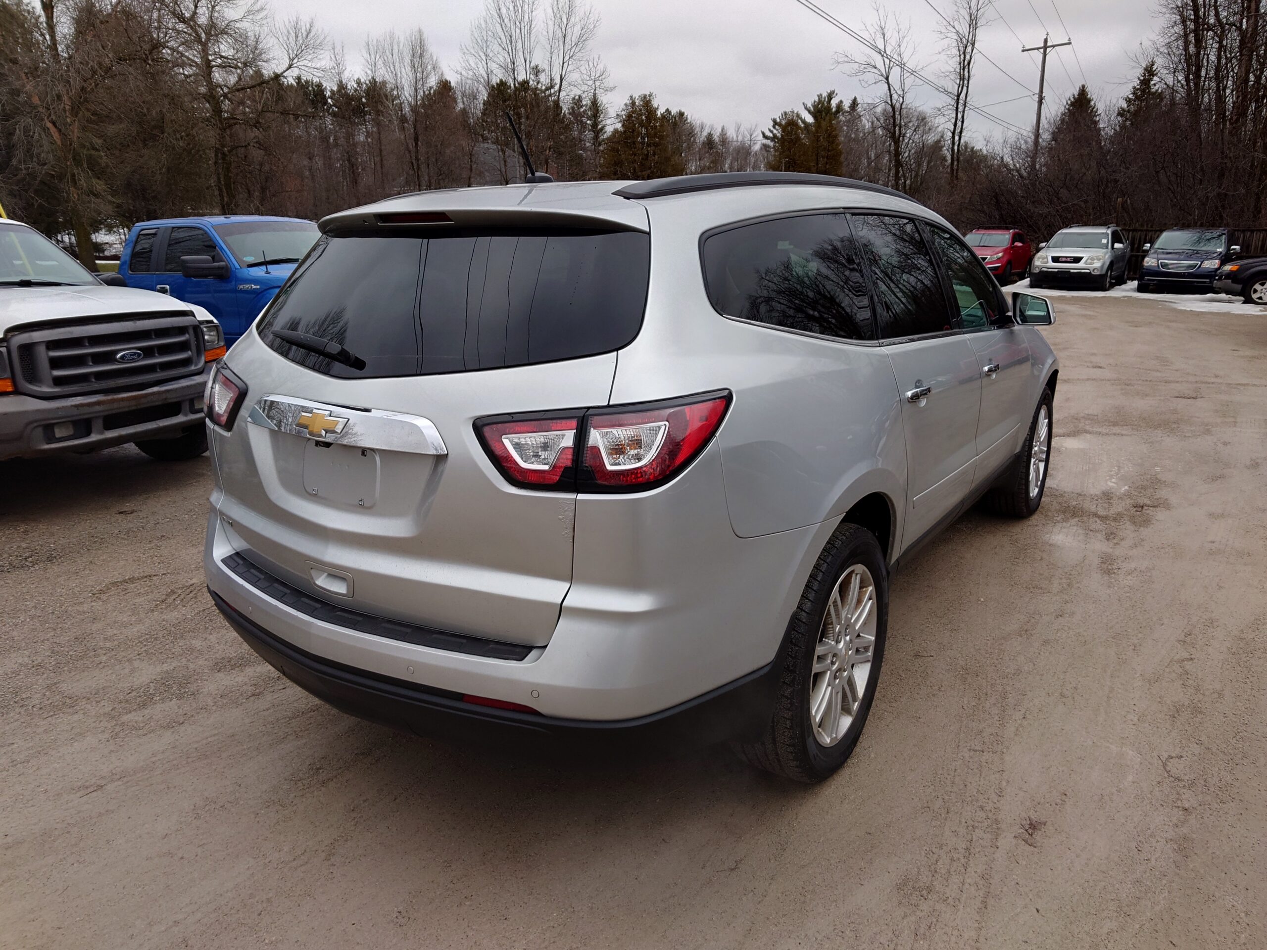 
								2015 chevy traversE full									