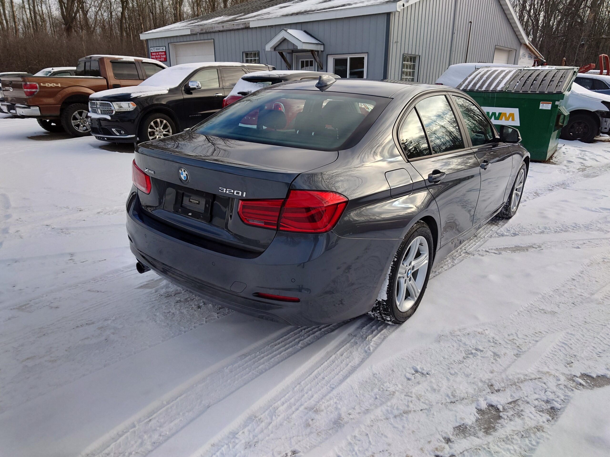 
								2018 BMW 320i full									