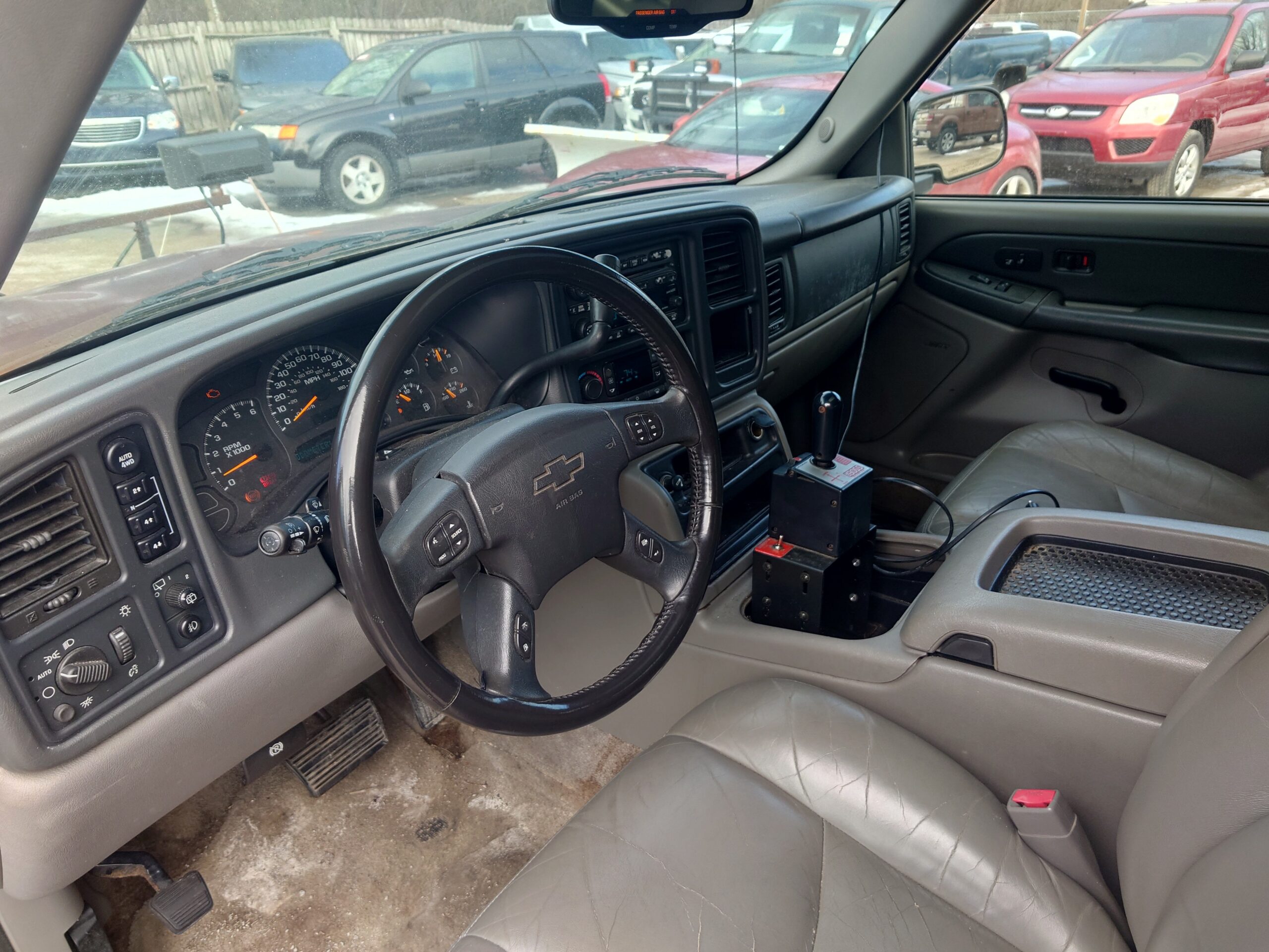 
								2003 Chevrolet Tahoe full									