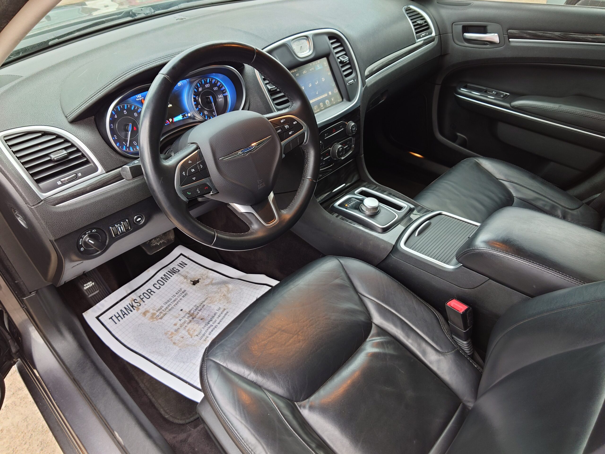 
								2016 Chrysler 300 AWD full									