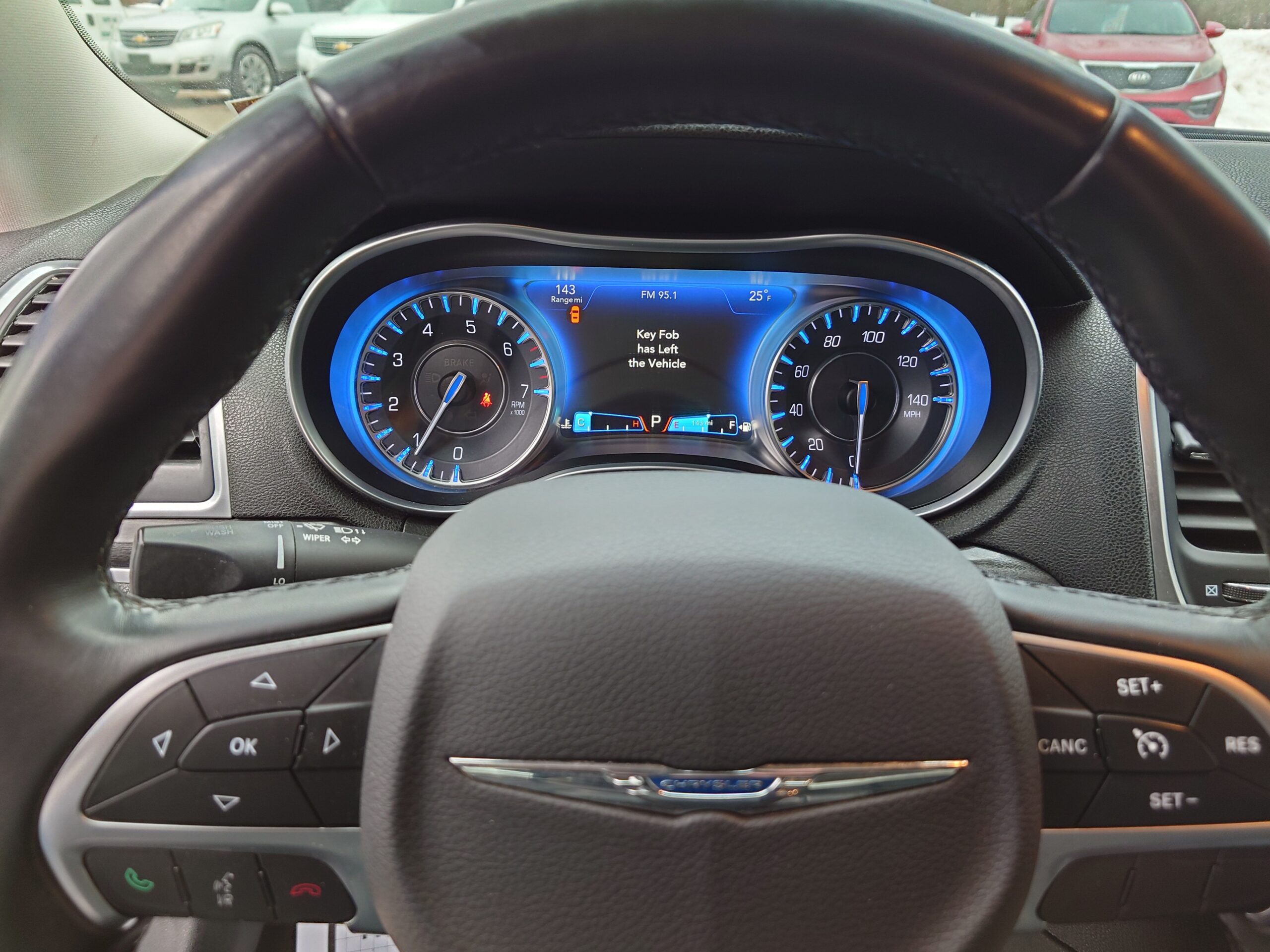 
								2016 Chrysler 300 AWD full									