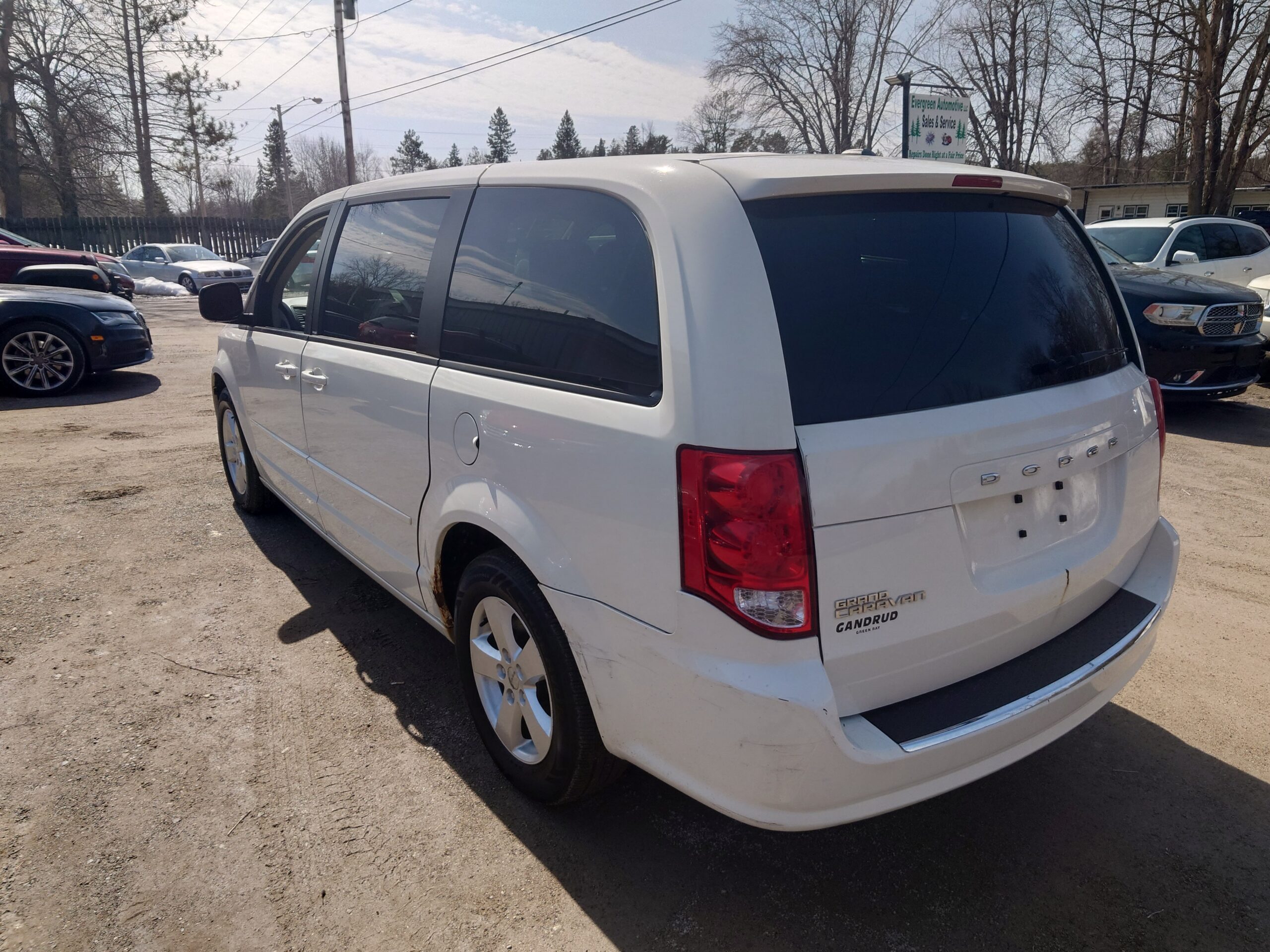 
								2013 Dodge Grand Caravan SE full									